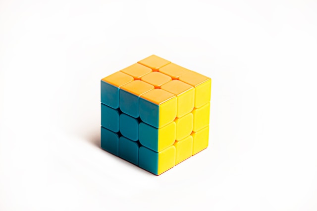 Rubiks kube: Den ultimative guide til hjernetræning
